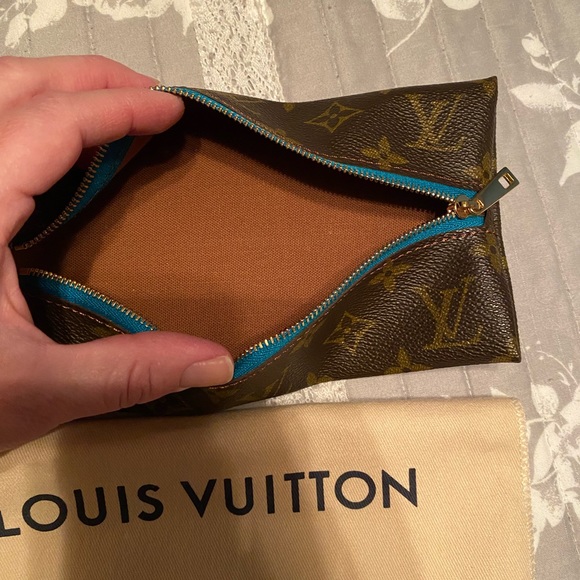 💯 Authentic Refurbished Louis Vuitton Coupon Holder or Tissue Holder - Picture 5 of 10
